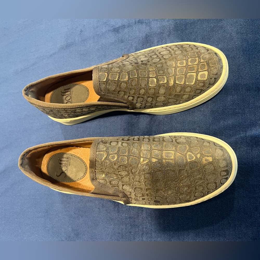Sofft Textured Slip-On Sneakers